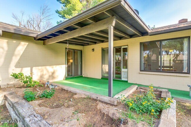 Building Photo - 1536 E Gemini Dr