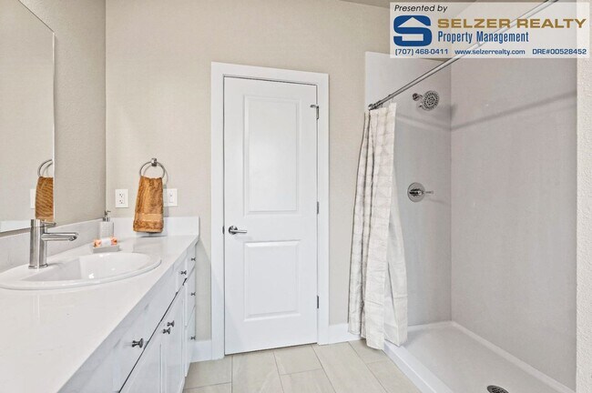 Building Photo - Beautiful newly-constructed 3 bd. home at ...