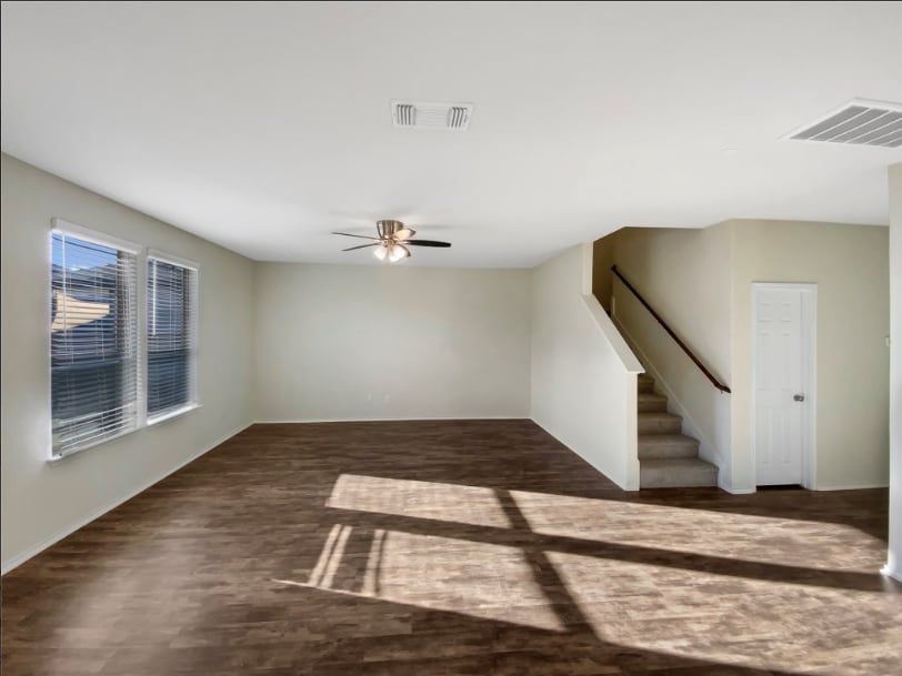 Building Photo - 325 Bedford Falls Ln