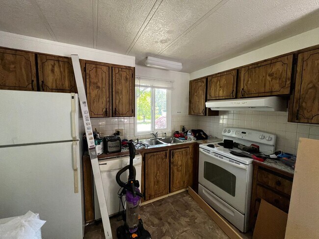 Building Photo - Remodeled 3BD 2BA in Ferndale!