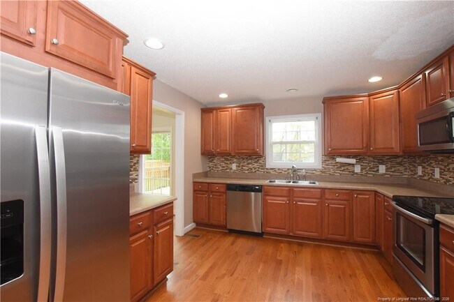 Building Photo - 730 Northview Dr