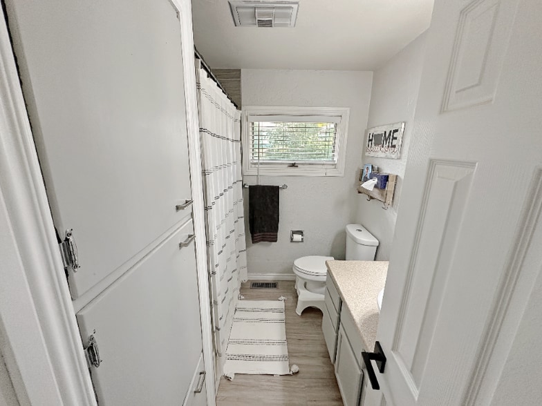 Building Photo - 117 Riverview 6 W