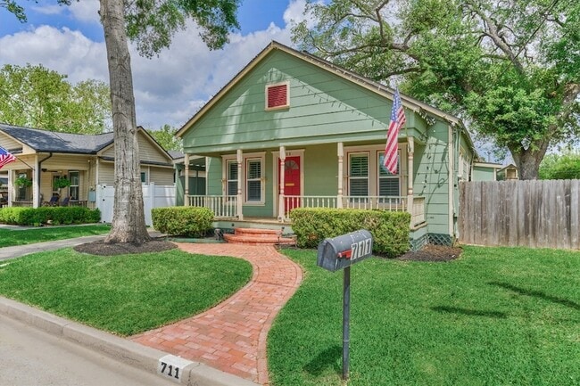 Building Photo - 711 Granberry St