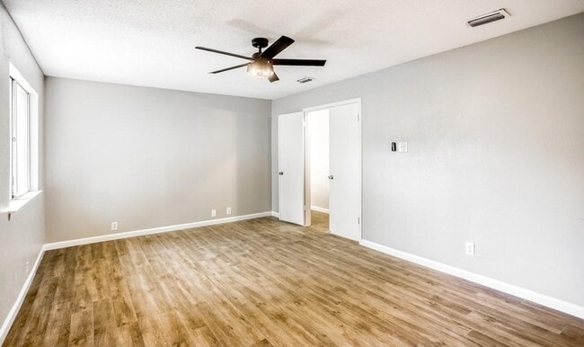 Building Photo - 1802 Hillcrest Dr