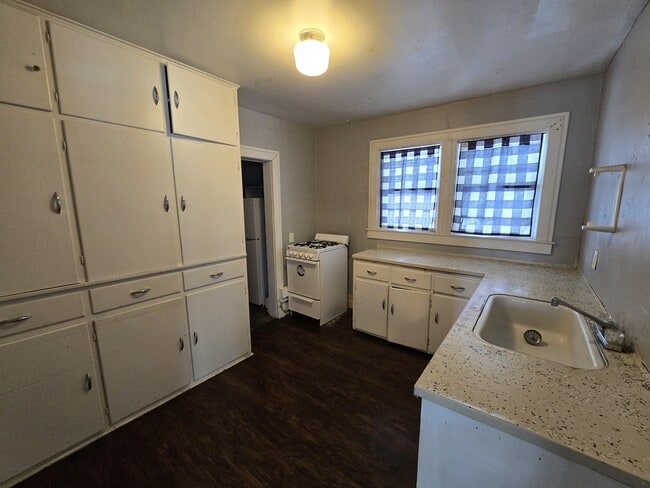 Building Photo - 102 South St