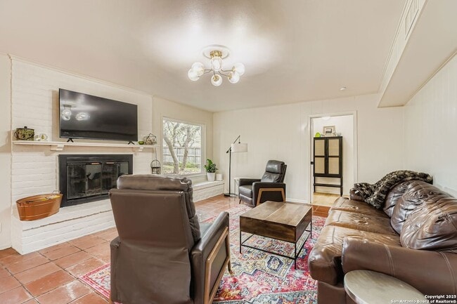 Building Photo - 146 Canyon Oaks Dr