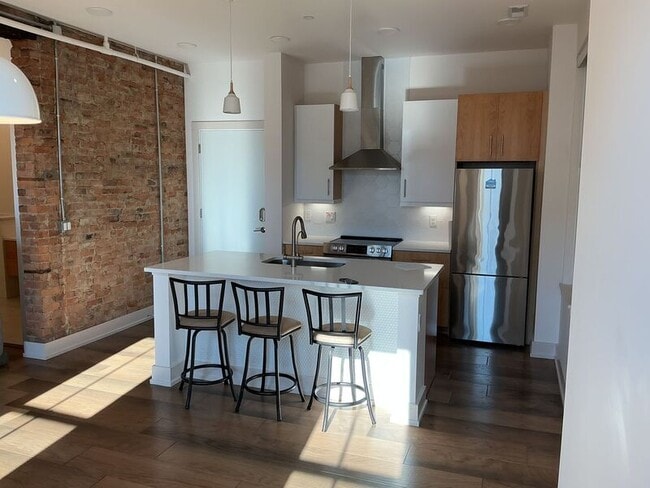 Building Photo - 26 W 15th St