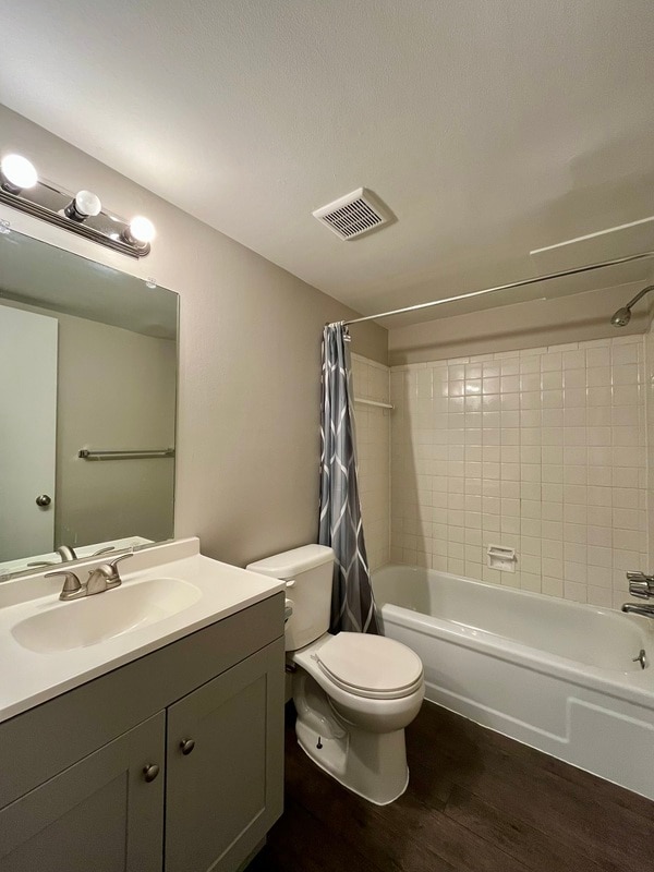 Building Photo - 1213 Sycamore St