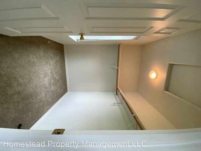 Building Photo - 1408-1410 Falcon Loop