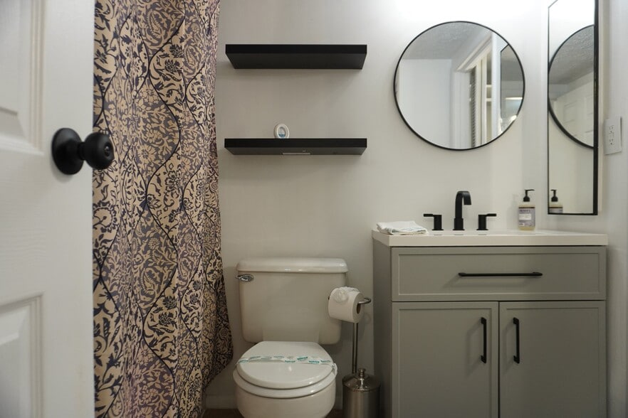 Building Photo - 25 Stillwood Cir