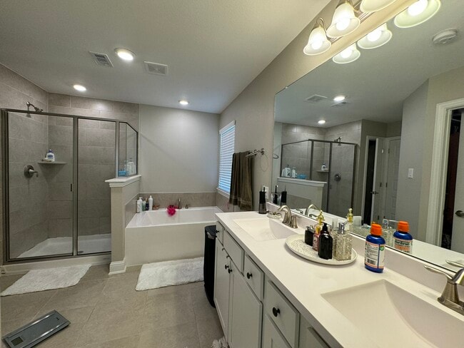 Building Photo - 486 Terra Vis Cir