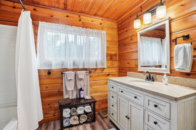 Building Photo - N3219 Cherry Rd