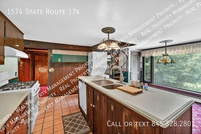 Building Photo - 1574 NY-17K