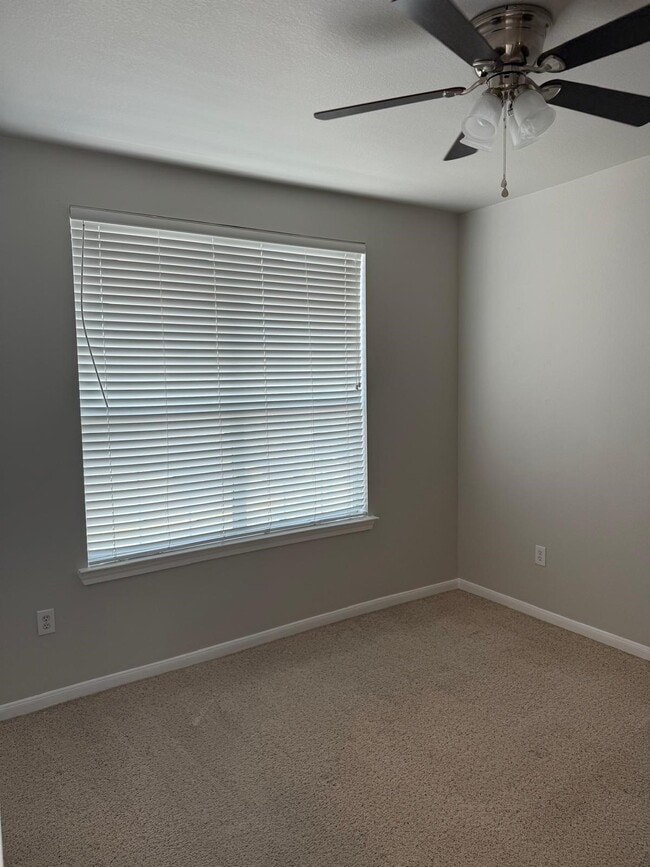 Building Photo - 7575 Kirby Dr
