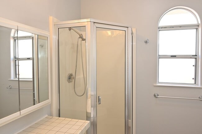 Building Photo - Nice Willow Glen Bungalow, Pet Friendly, 2...