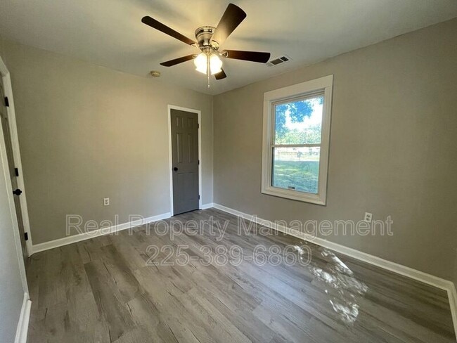 Building Photo - 5974 Byron Ave