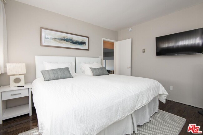 Building Photo - 18065 Coastline Dr