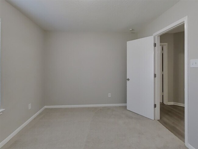 Building Photo - 5746 Gasser Ln