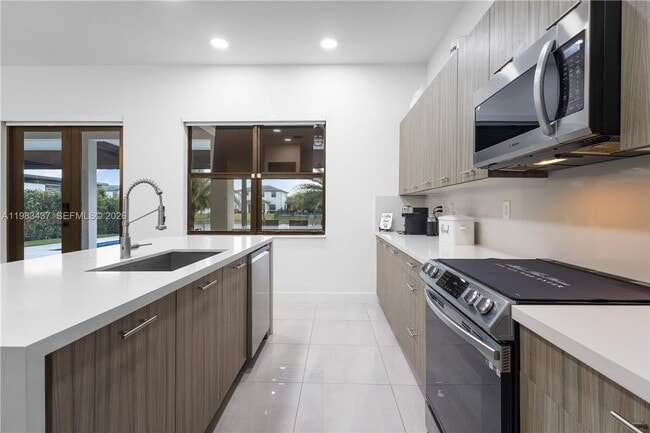 Building Photo - 4335 SW 174th Ave