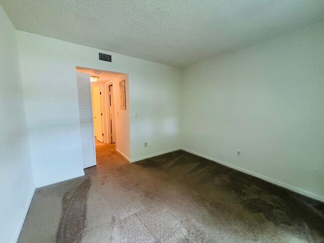 Building Photo - 1315C Henry Ln