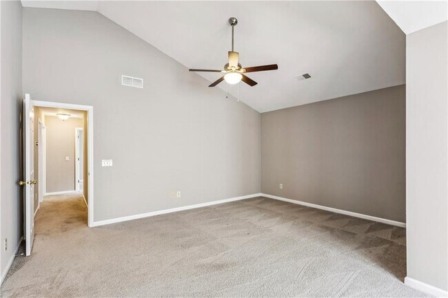 Building Photo - 52 Bridle Ln