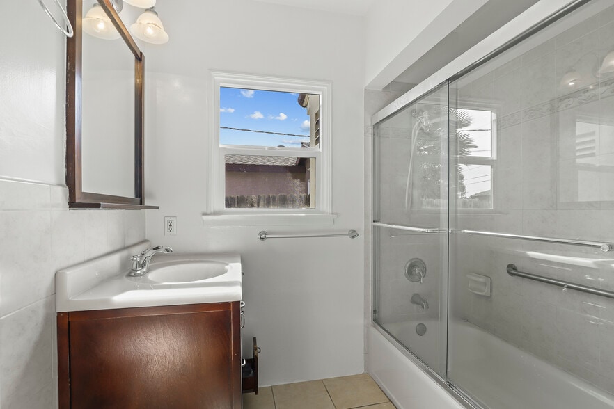 Building Photo - 1524 Coolidge Ave