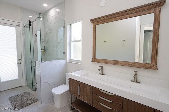 Building Photo - 3310 Riverpark Ct