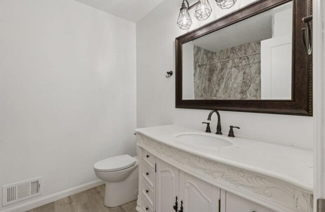 Building Photo - 12824 Eagle Ridge Dr