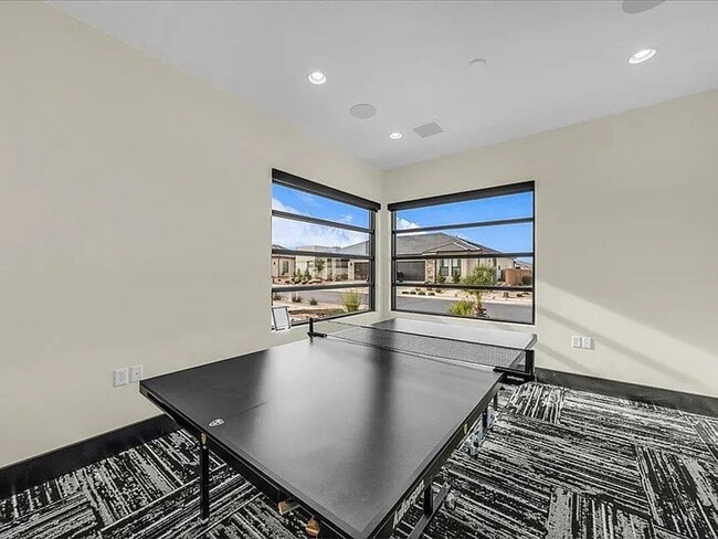 Building Photo - 3 Bedroom Home In 55+ Community!