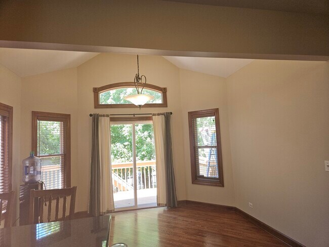 Building Photo - 733 Woodbury Ct