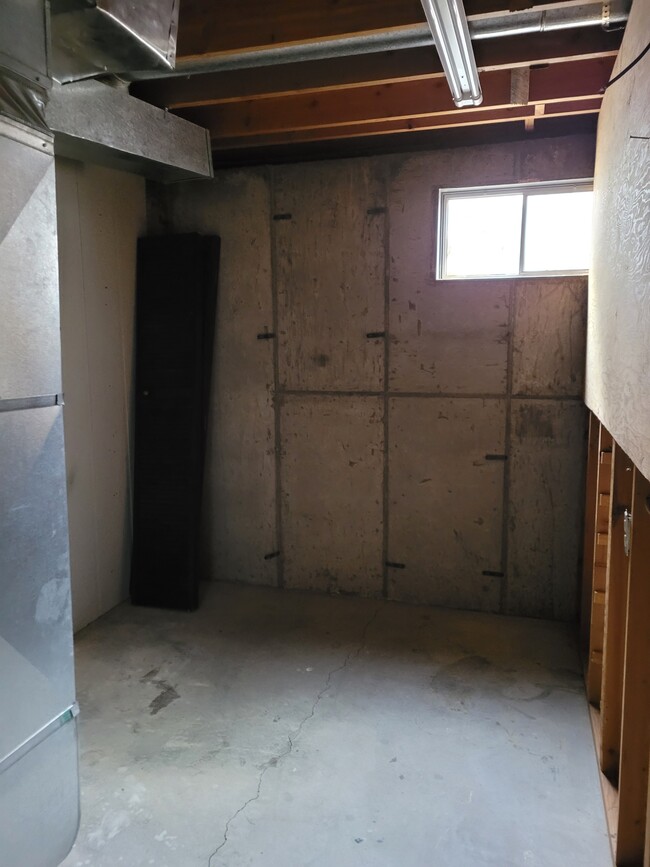 Building Photo - 2215 New Hampshire St