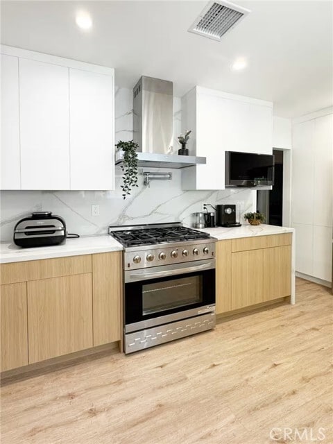 Building Photo - 2141 Fox Hills Dr