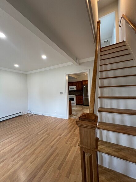 Living/family room - 24 Parker Ave