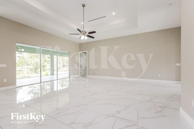 Building Photo - 1117 Pisa St E