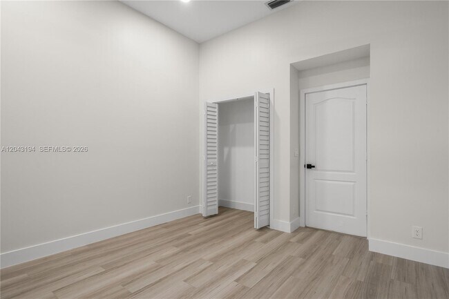 Building Photo - 1087 Deerwood Ln