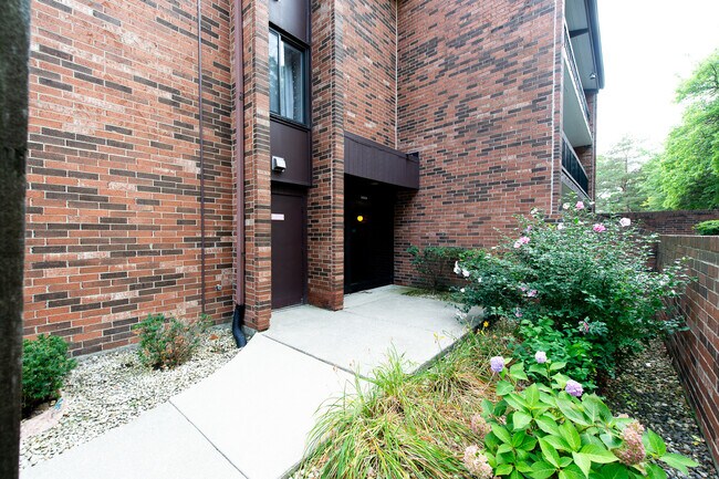 Building Photo - 14524 Walden Ct