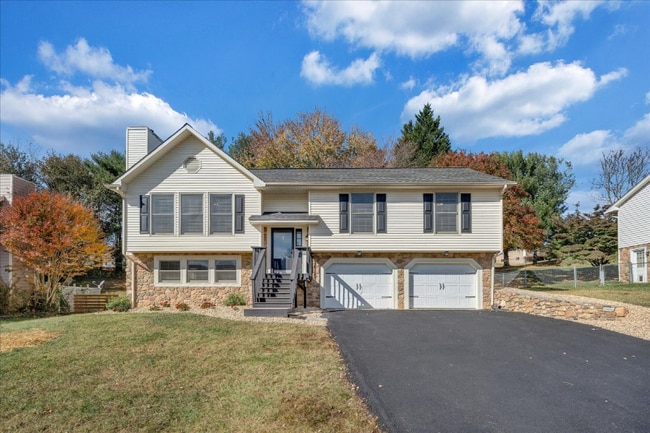 Building Photo - 5184 Orchard Hill Dr