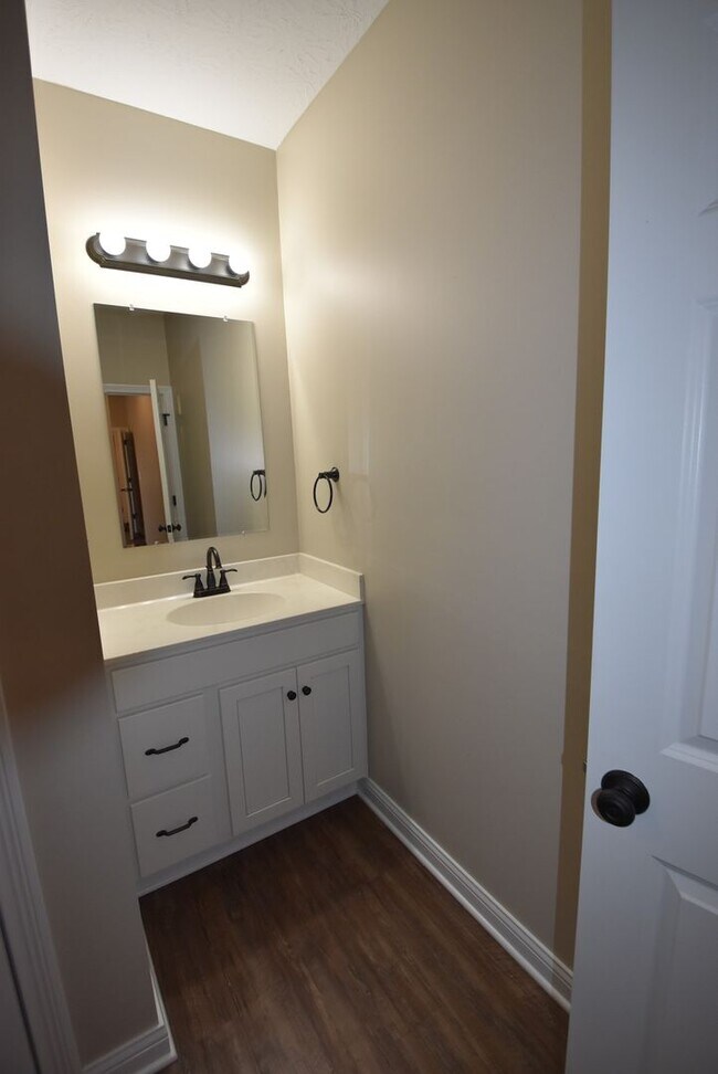 Building Photo - Harrison 315-319