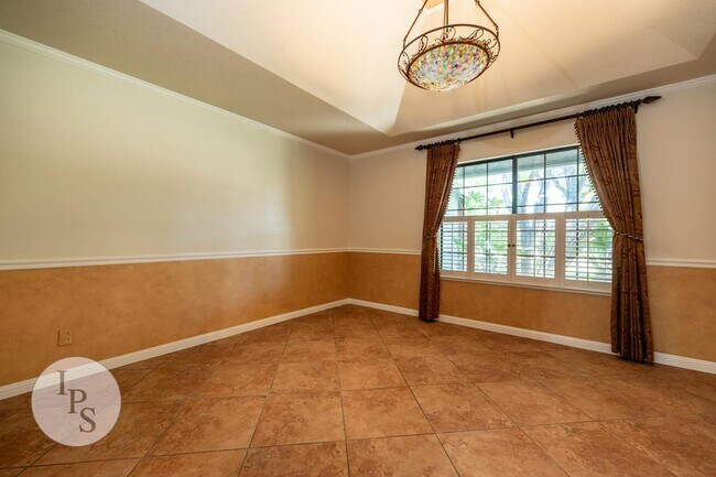 Building Photo - Woodward Park Home, 3BR/2BA, Pool, Spa, Gr...