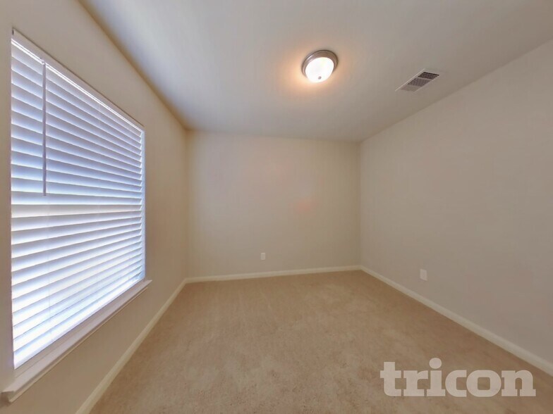 Building Photo - 27016 Leonardo Dr