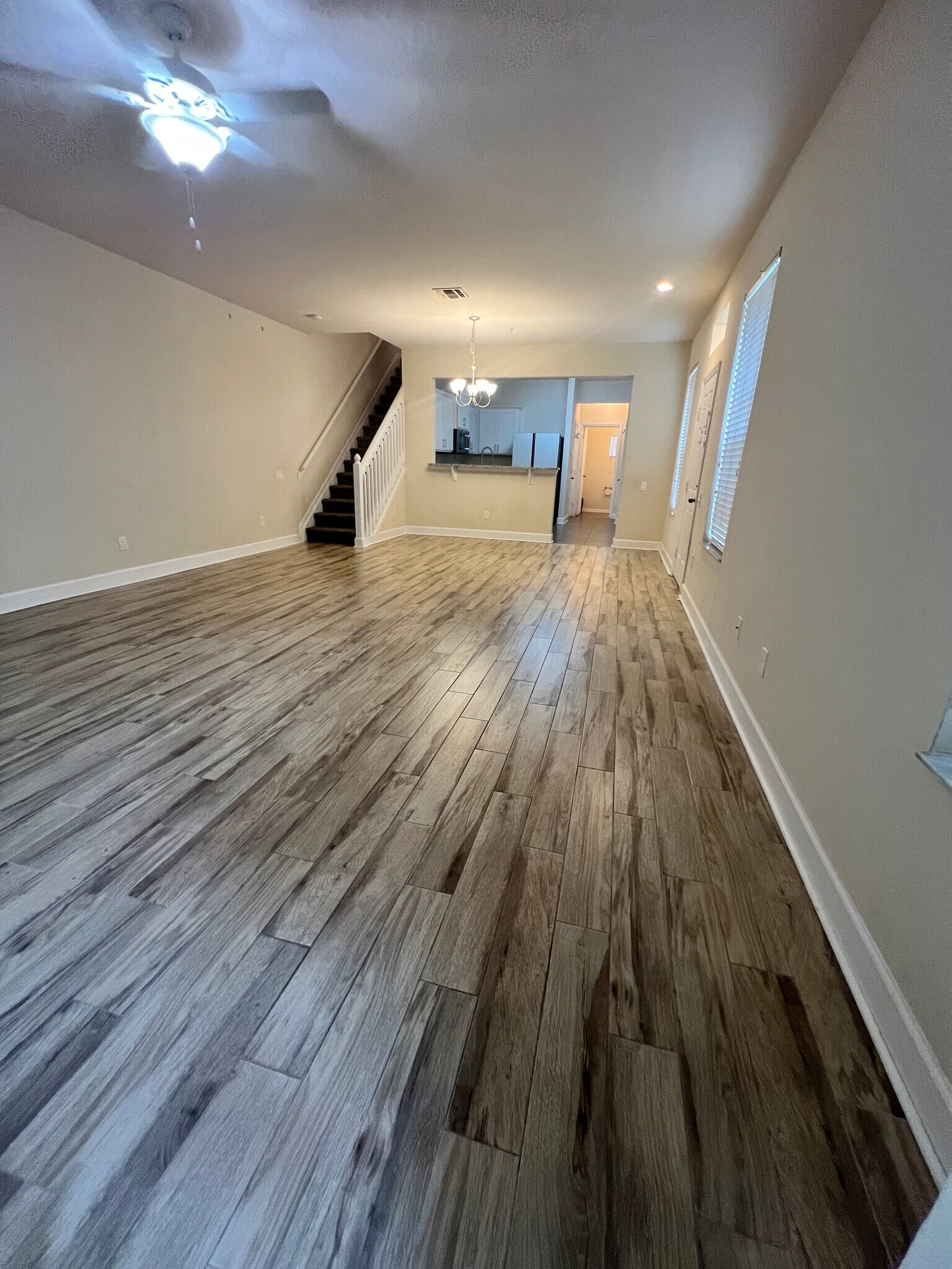 Living Hall-B - 6058 Twain St