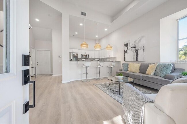 Building Photo - 9417 Citrus Glen Pl