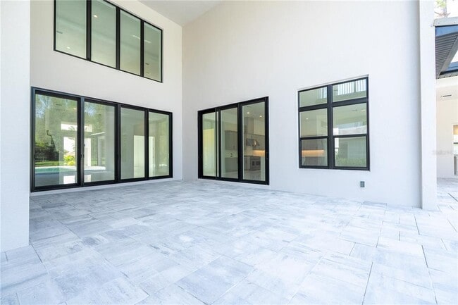 Building Photo - 16044 Pendio Dr