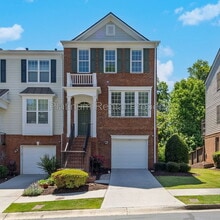 Building Photo - 221 Balaban Cir