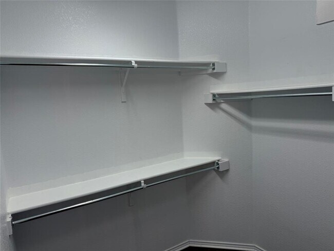 Building Photo - 330 Portsmouth Dr