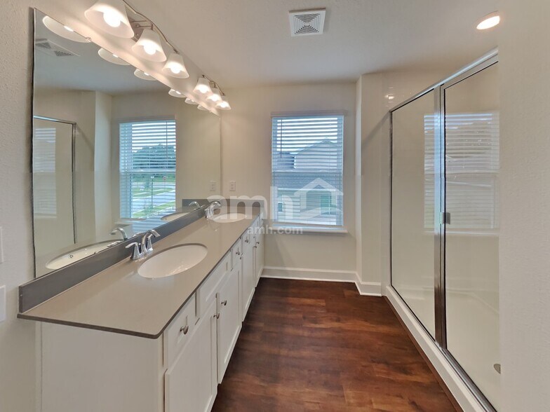 Building Photo - 33955 Thyme Dr