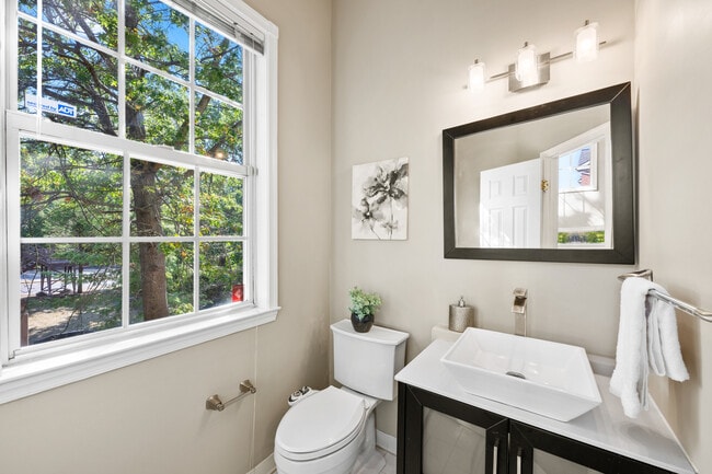 Building Photo - 13438 Burrough Farm Dr