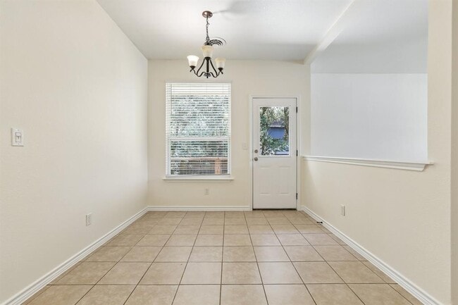 Building Photo - 133 N Kanaio Dr