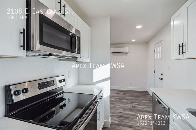 Building Photo - $825 Beautifully Remodeled 1 Bed | 1 Bath ...