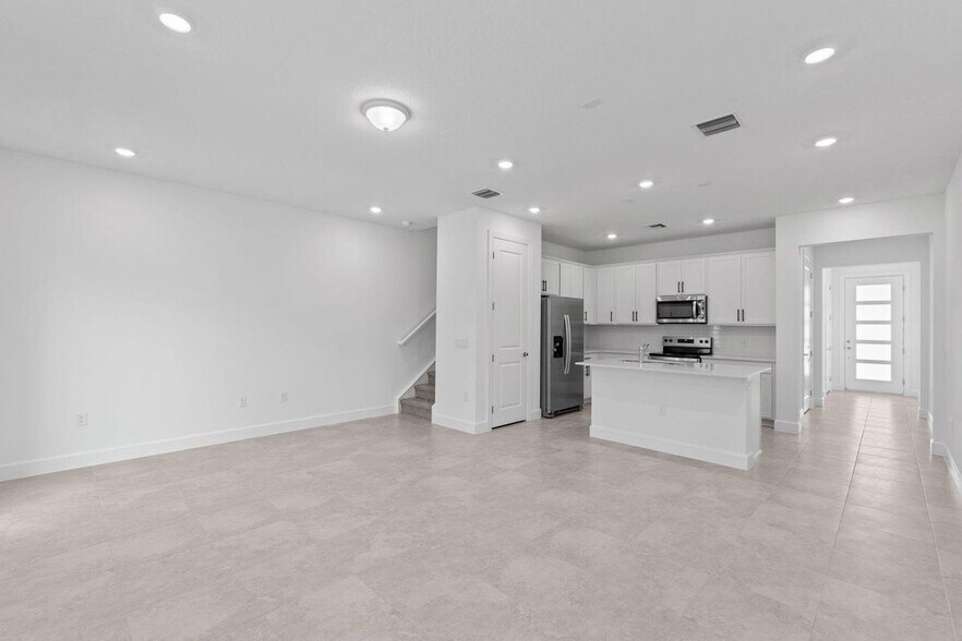 Building Photo - 4291 Lantana Rd
